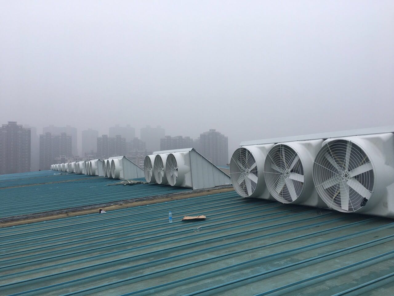 玻璃钢负压风机房顶